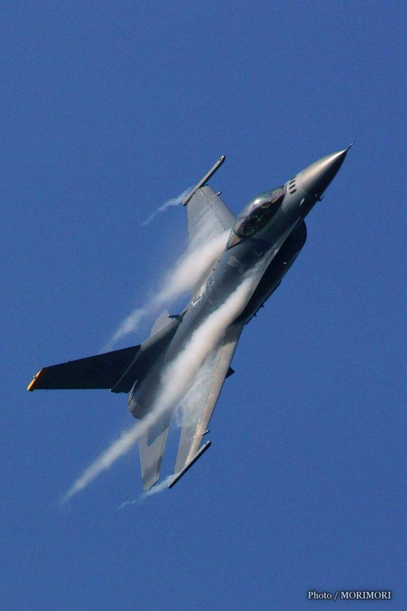 2016年新田原基地エアーフェスタ　（前日予行）　米空軍 F-16 による曲技飛行