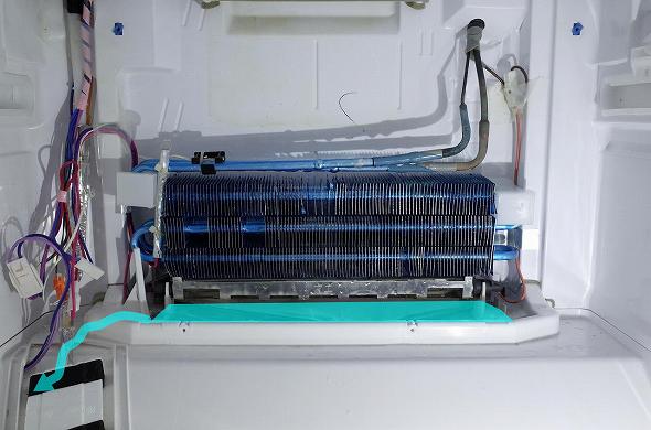 日立冷蔵庫 R-K401R ドレンパイプ詰まり修理