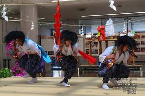 宮崎空港 神楽のイベント「みやざきの神楽」小松里神楽 三人剣 宮崎空港 神楽のイベント「みやざきの神楽」小松里神楽 三人剣