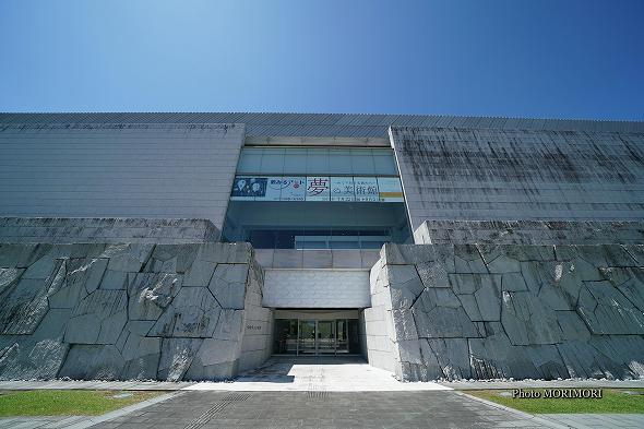 宮崎県立美術館の建物