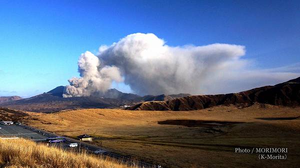 阿蘇山　噴火　2015年1月撮影
